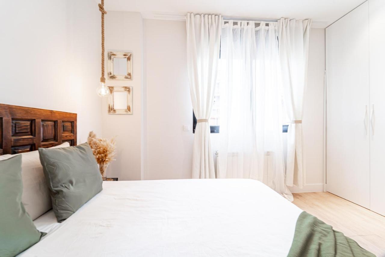 Edsam Madrid Apartments White Екстериор снимка