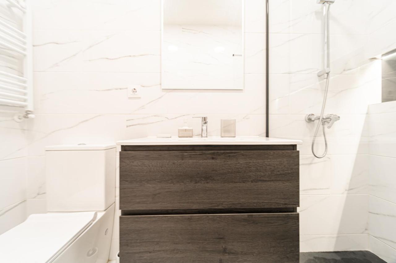 Edsam Madrid Apartments White Екстериор снимка